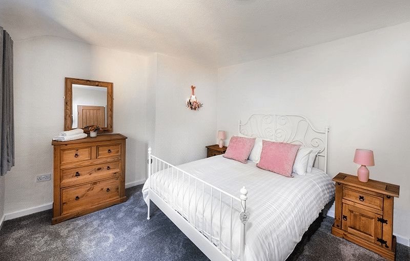 1625154484_cottage1-king-bedroom 1625154484_cottage1-king-bedroom